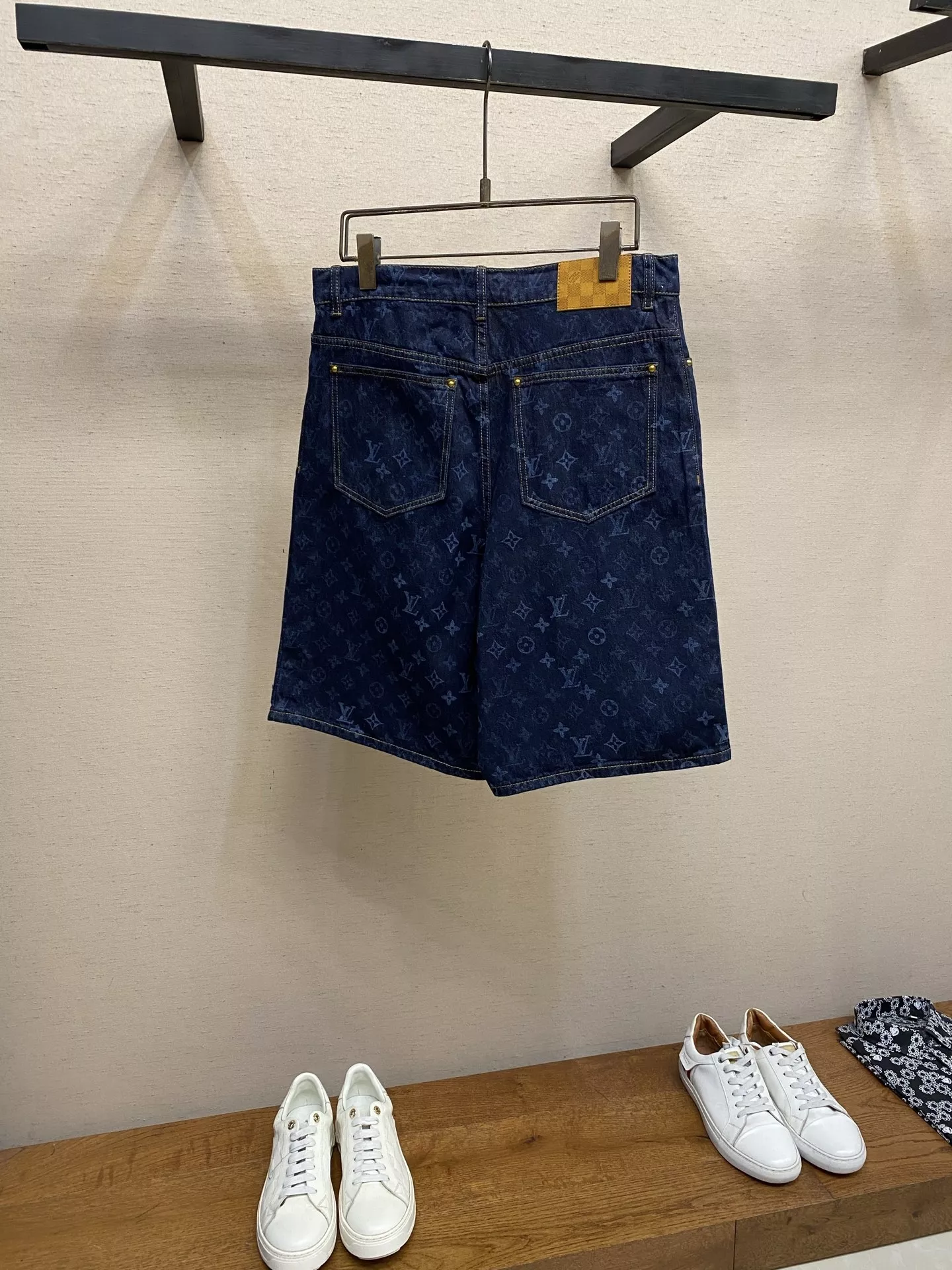 루이비통 모노그램 올오버 데님 하프 팬츠 상세 이미지 3