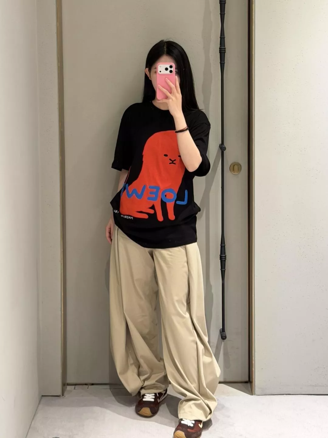 로에베 180주년 한정 라이온 패치 코튼 반소매 티셔츠 상세 이미지 9
