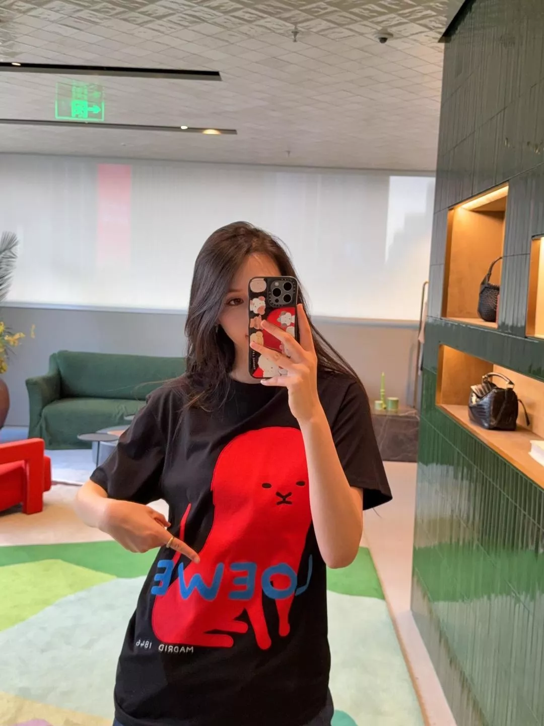 로에베 180주년 한정 라이온 패치 코튼 반소매 티셔츠 상세 이미지 16