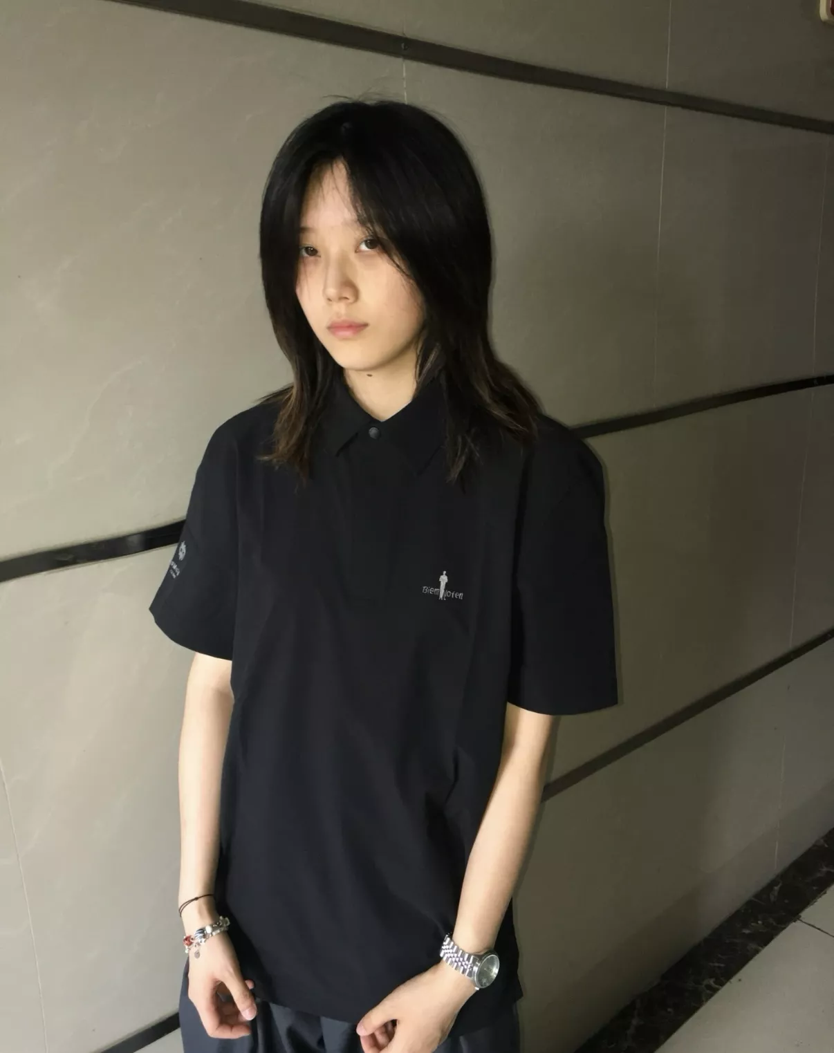 비음러펀 로고 포인트 반소매 카라 티셔츠 상세 이미지 33