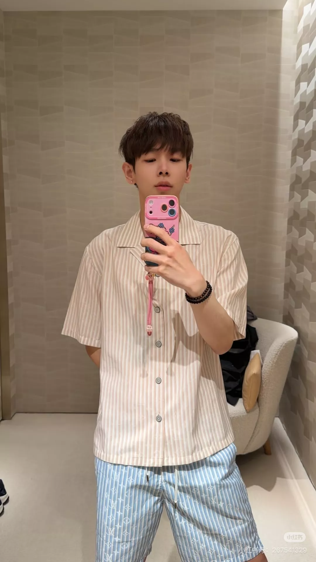 루이비통 모노그램 스트라이프 반소매 셔츠와 쇼츠 세트 상세 이미지 27