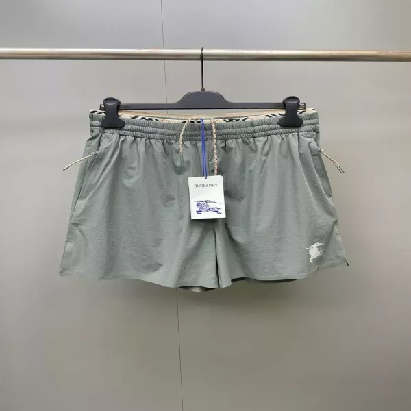버버리 체크 디테일 스포츠 반바지