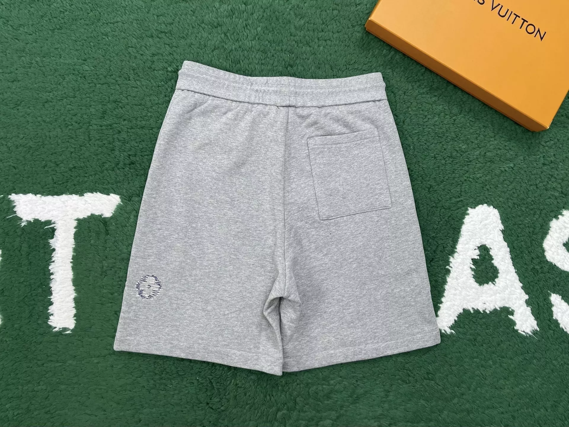 루이비통 자수 로고 집업 후드와 반바지 세트 상세 이미지 12