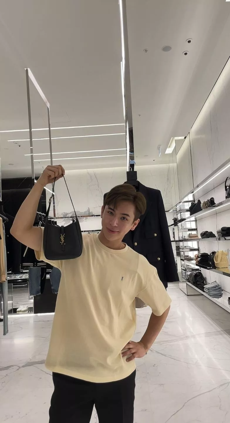입생로랑 르 카상드르 피케 반소매 티셔츠 상세 이미지 42