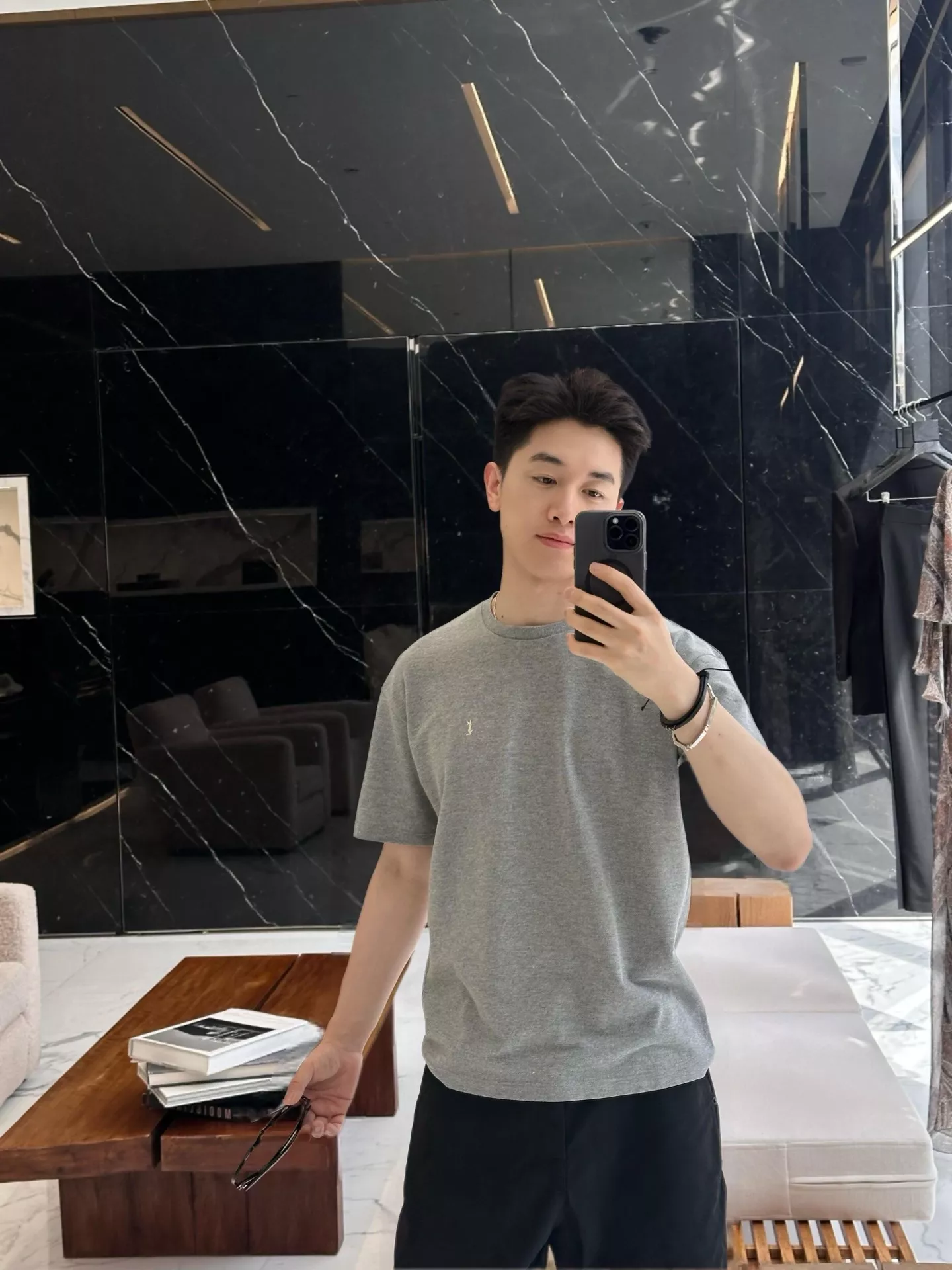 입생로랑 르 카상드르 피케 반소매 티셔츠 상세 이미지 36