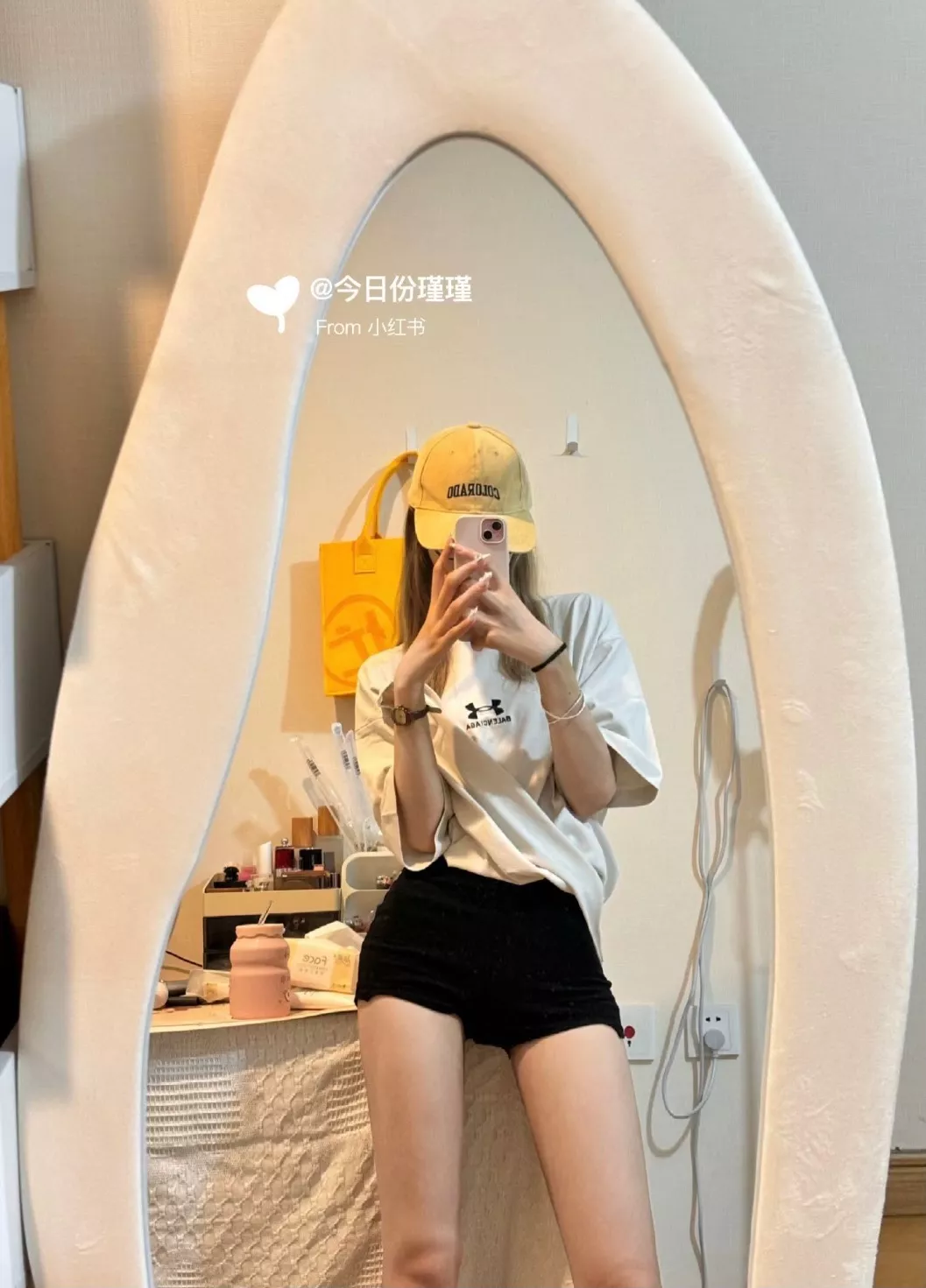 발렌시아가 언더아머 협업 자수 로고 반소매 티셔츠 상세 이미지 15