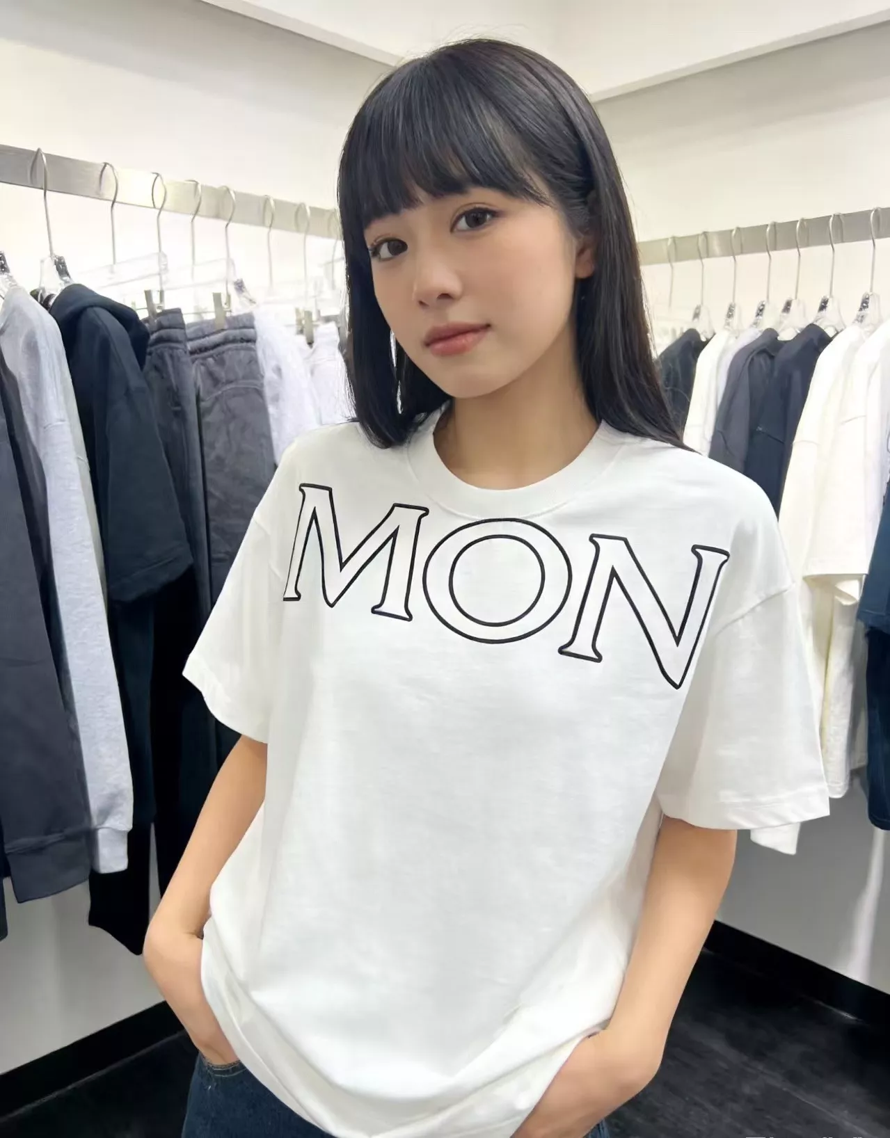 몽클레어 로고 프린트 반소매 티셔츠 상세 이미지 14