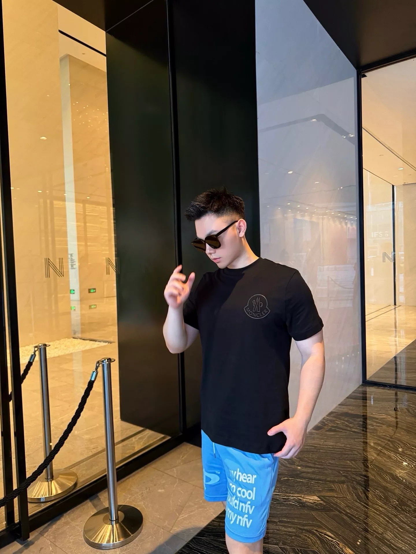 몽클레어 입체 로고 반소매 티셔츠 상세 이미지 12