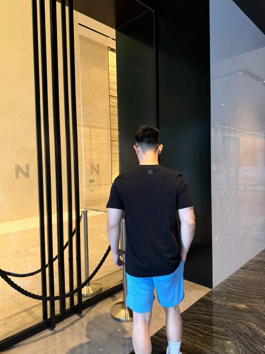 몽클레어 입체 로고 반소매 티셔츠 상세 이미지 17