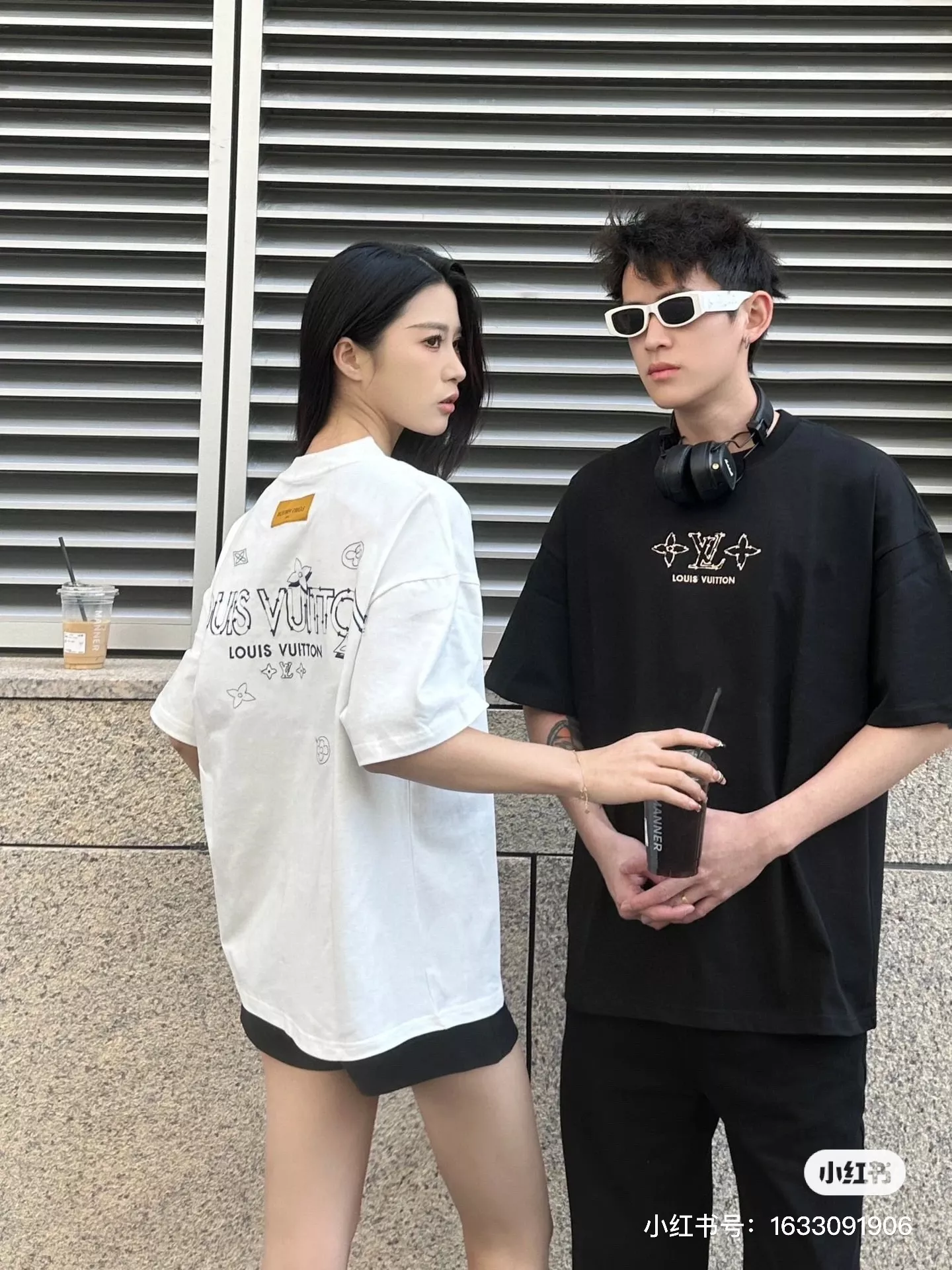 루이비통 스케치 레터 모노그램 자수 반소매 티셔츠 상세 이미지 15