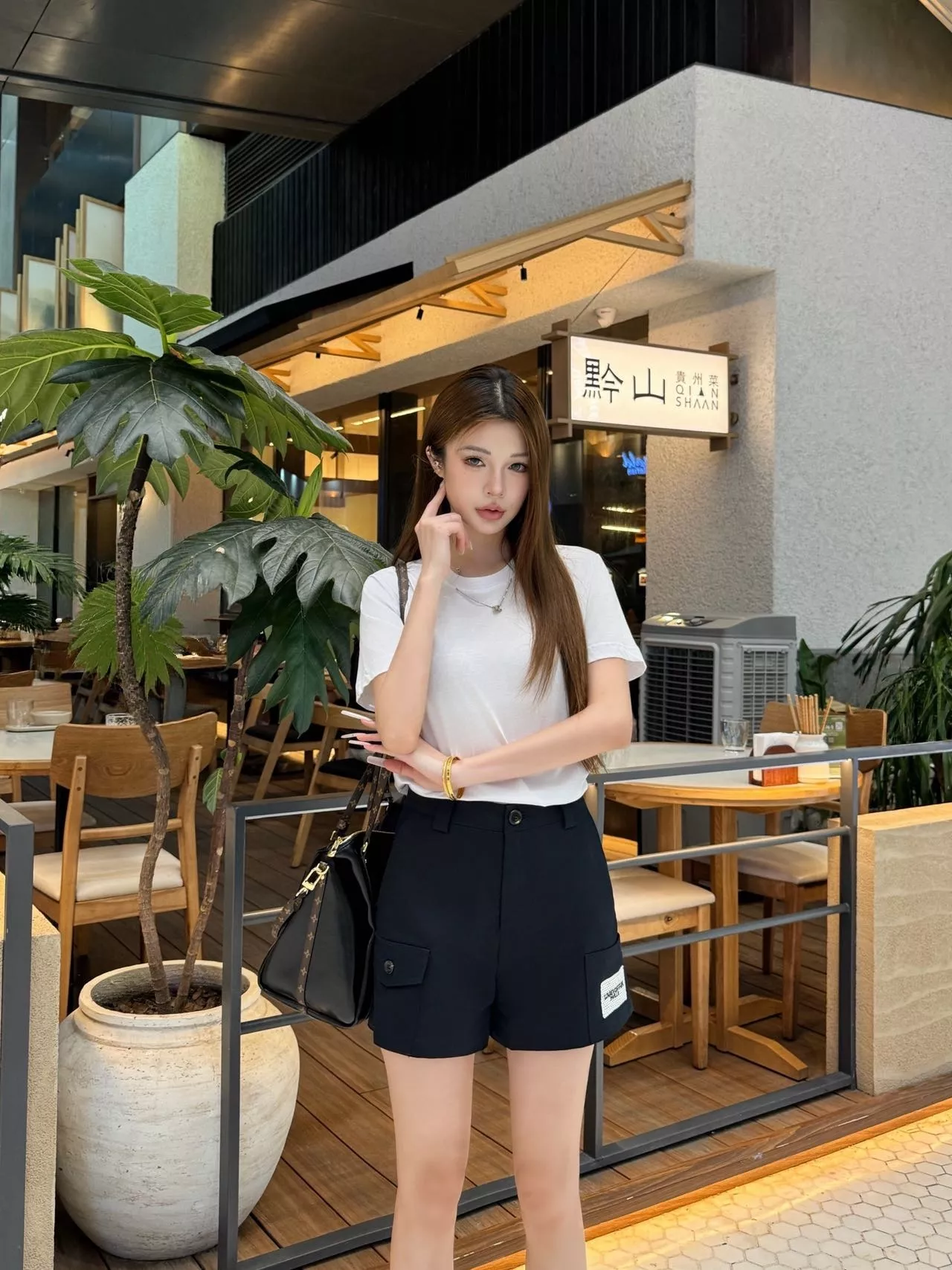 로에베 여성 하이웨이스트 코튼 하프 팬츠 상세 이미지 22