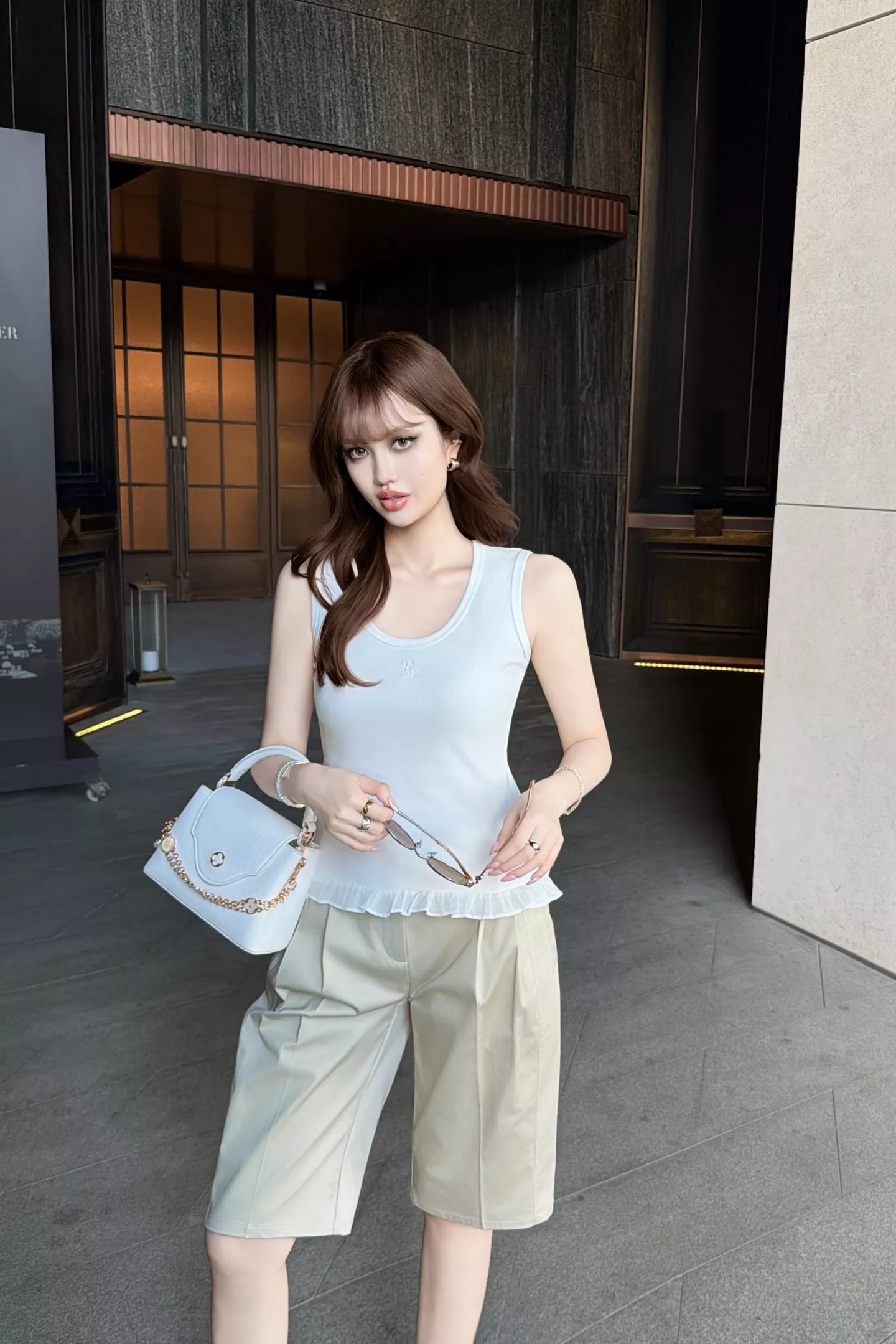 로에베 하이웨이스트 압주름 하프 팬츠 상세 이미지 25