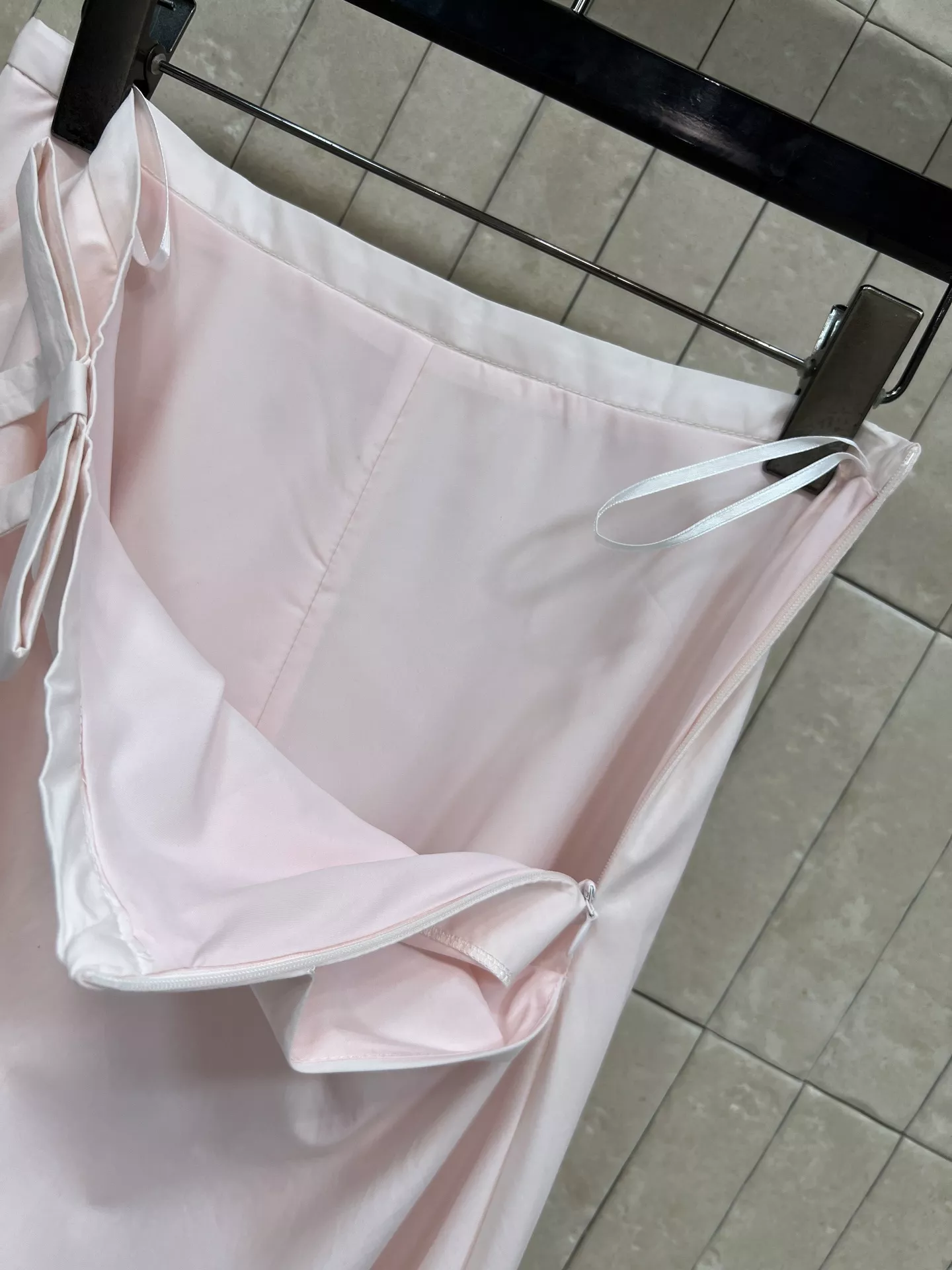 디올 핑크 하이웨이스트 레이스 디테일 스커트 상세 이미지 5
