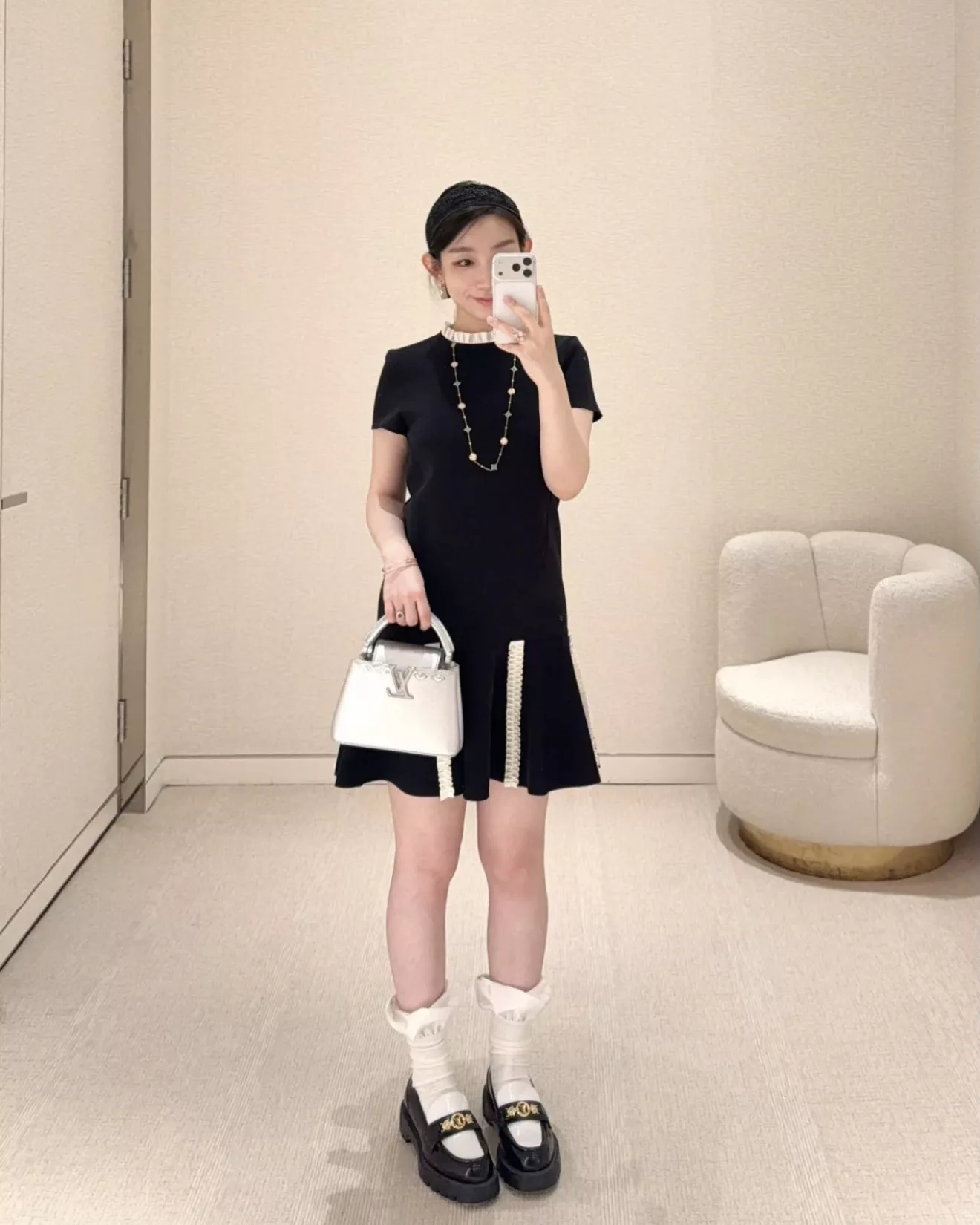 로에베 블랙 프릴 배색 반소매 원피스 상세 이미지 16