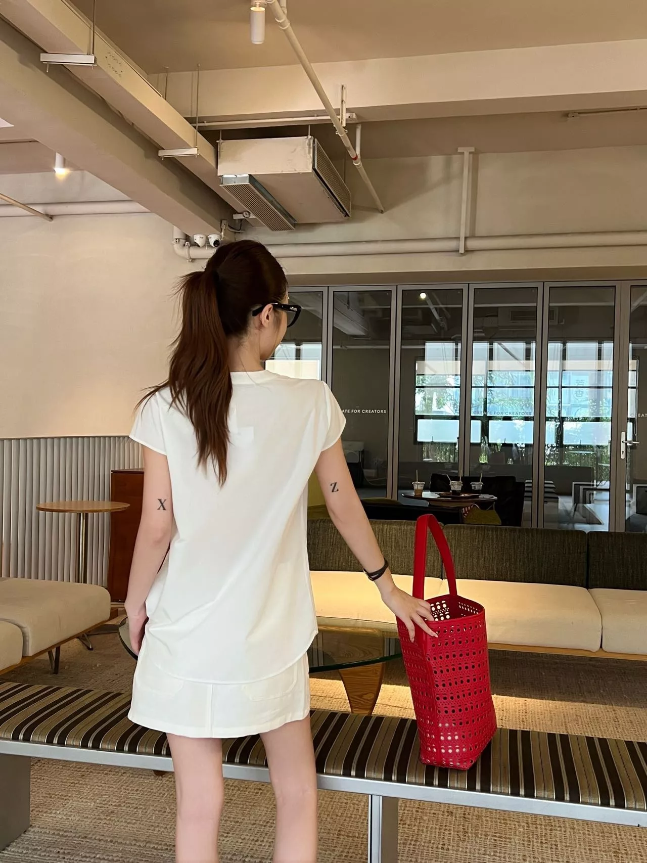 디올 라운드넥 반소매 셔츠 상세 이미지 16