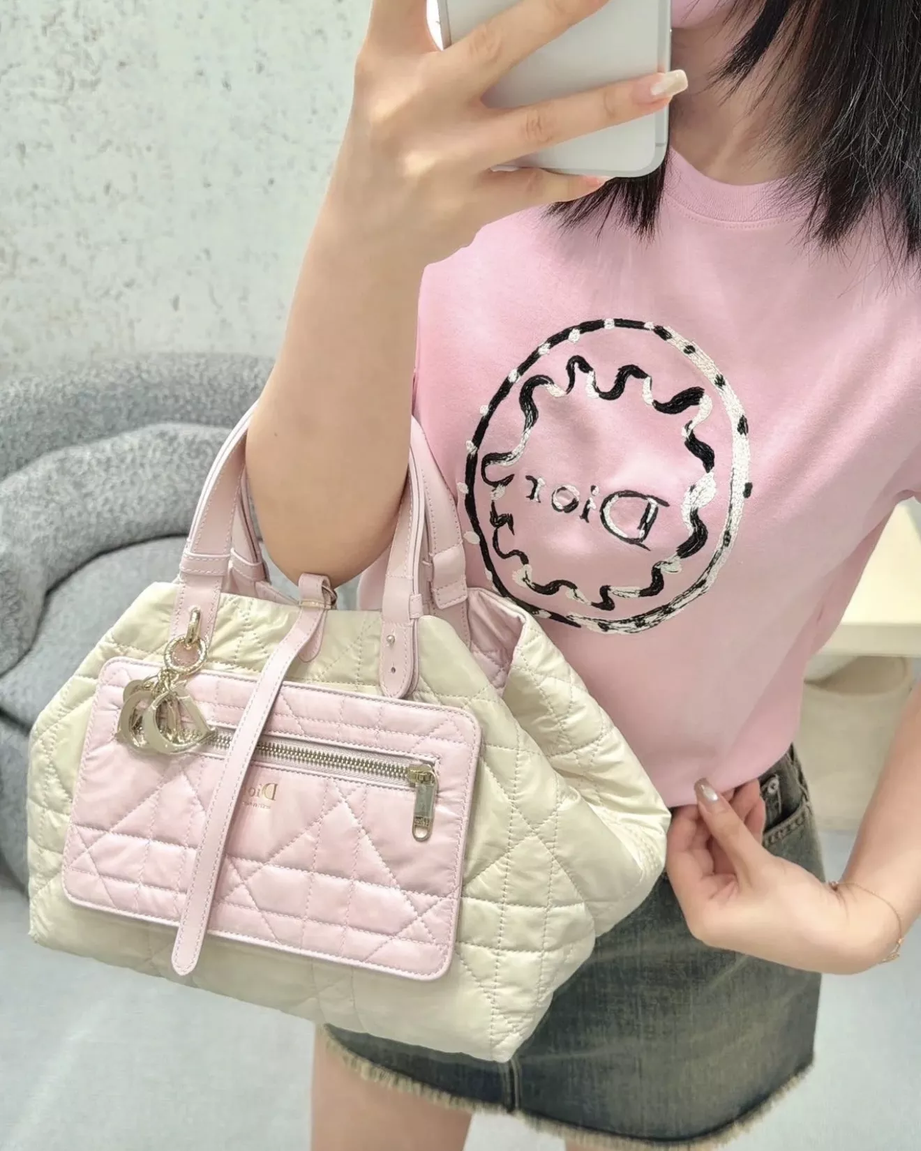 디올 원형 자수 로고 반소매 티셔츠 상세 이미지 17