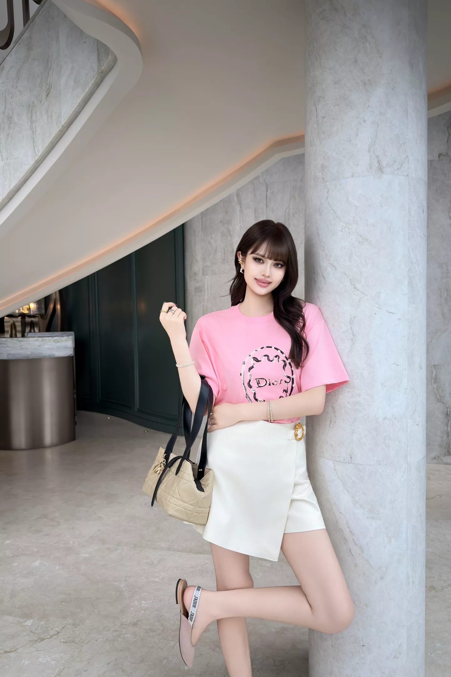 디올 원형 자수 로고 반소매 티셔츠 상세 이미지 24
