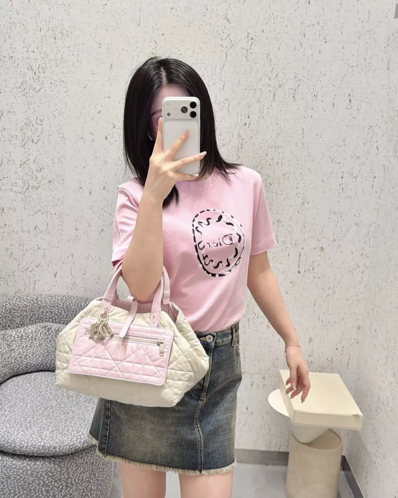 디올 원형 자수 로고 반소매 티셔츠 상세 이미지 18