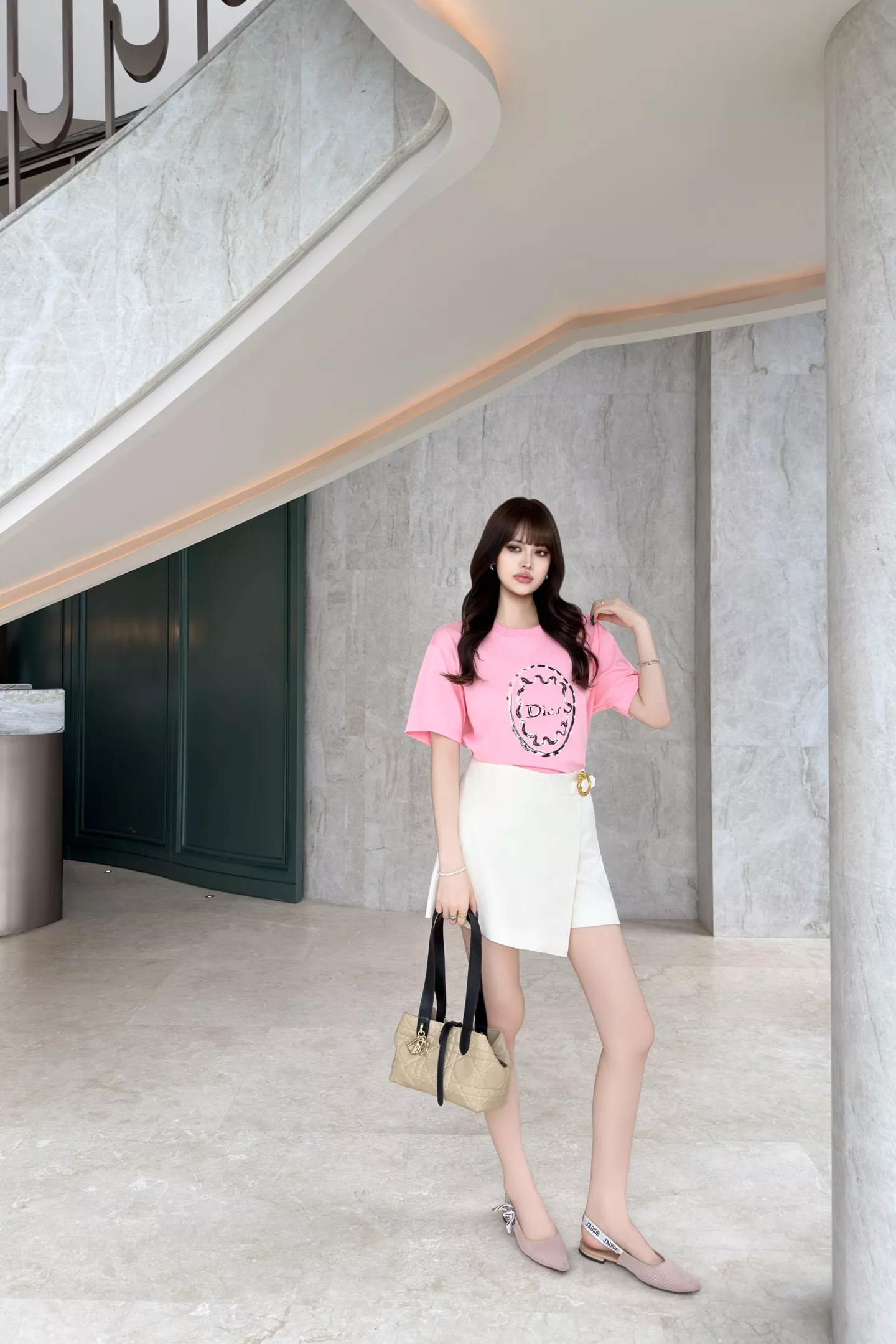 디올 원형 자수 로고 반소매 티셔츠 상세 이미지 23