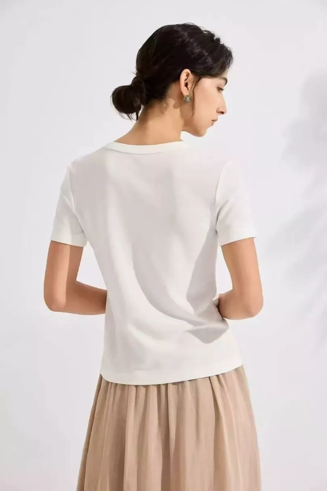 발렌시아가 체인 장식 반소매 티셔츠 상세 이미지 14