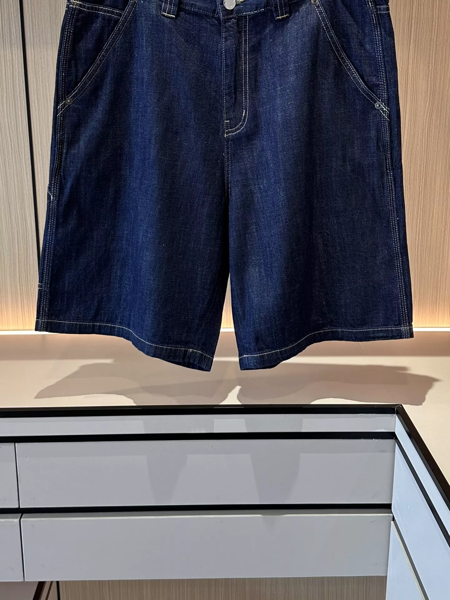 프라다 딥블루 데님 쇼트 팬츠 상세 이미지 5