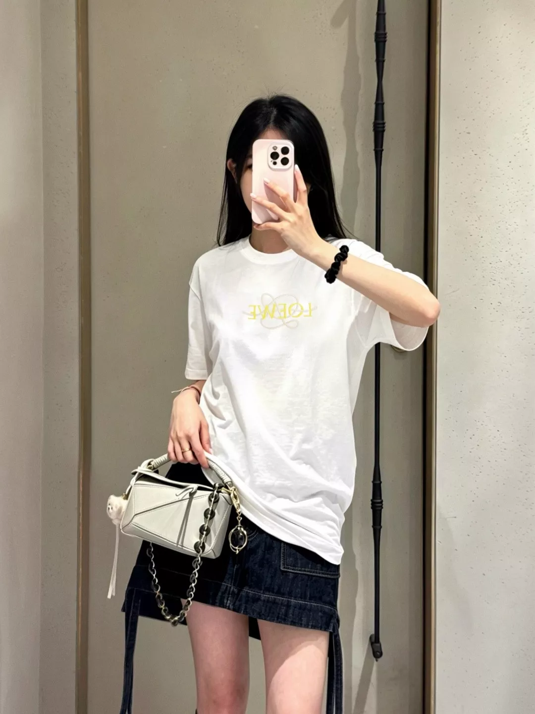 로에베 로고 자수 반소매 티셔츠 상세 이미지 13