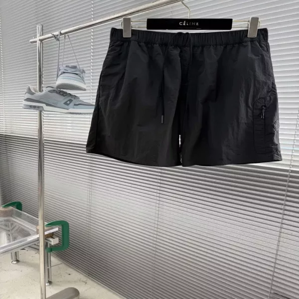 몽클레어 아웃도어 기능성 속건 로고 쇼츠