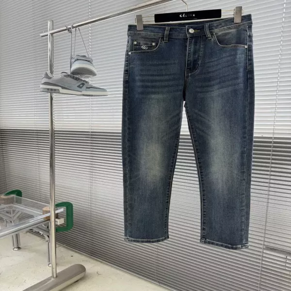 구찌 워싱 디테일의 캐주얼 데님 팬츠