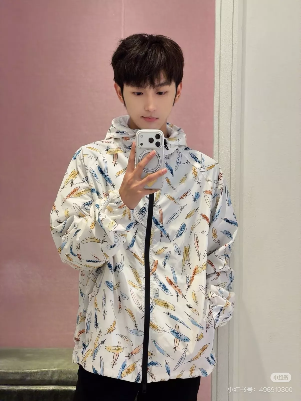 버버리 쿠엔틴 블레이크 협업 깃털 프린트 클랩튼 후드 재킷 상세 이미지 52