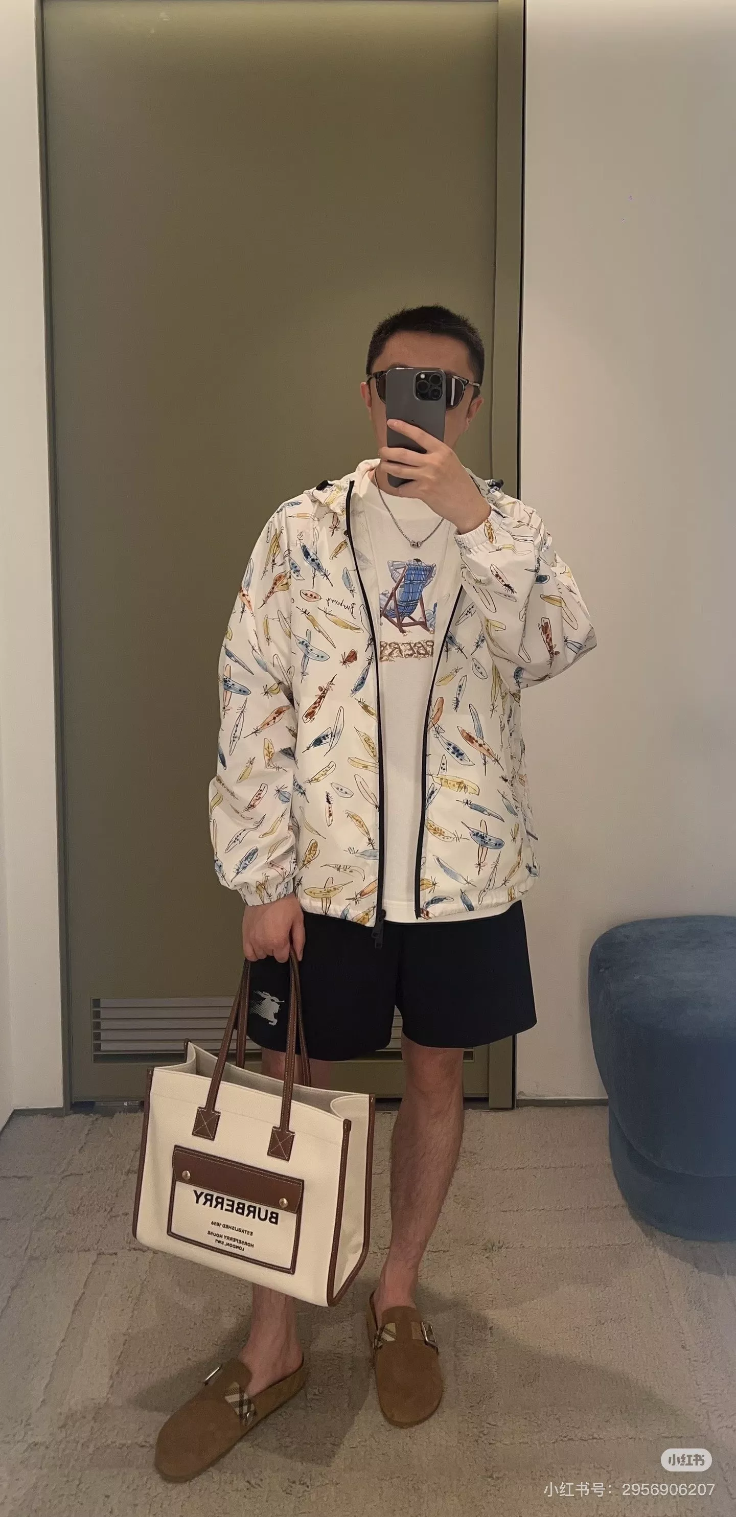 버버리 쿠엔틴 블레이크 협업 깃털 프린트 클랩튼 후드 재킷 상세 이미지 53