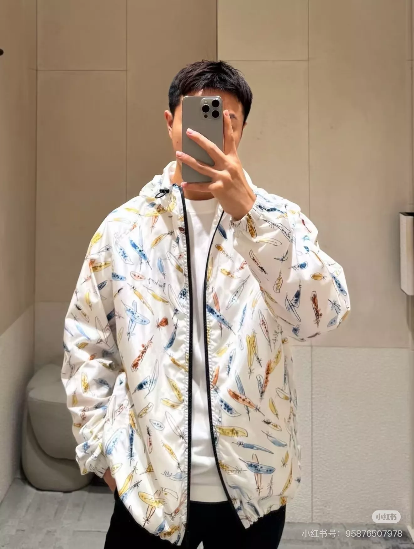 버버리 쿠엔틴 블레이크 협업 깃털 프린트 클랩튼 후드 재킷 상세 이미지 49