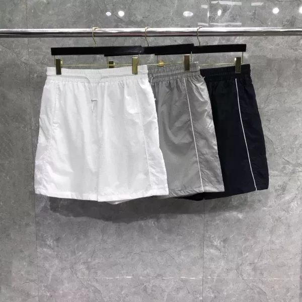 톰브라운 라인 디테일 비치 쇼츠