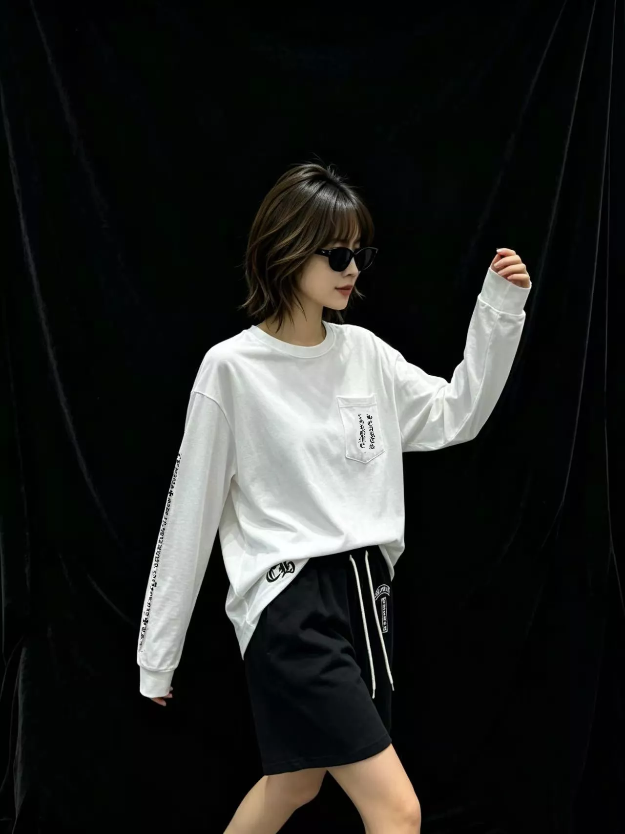 크롬하츠 크로스 그래픽 긴소매 티셔츠 상세 이미지 12