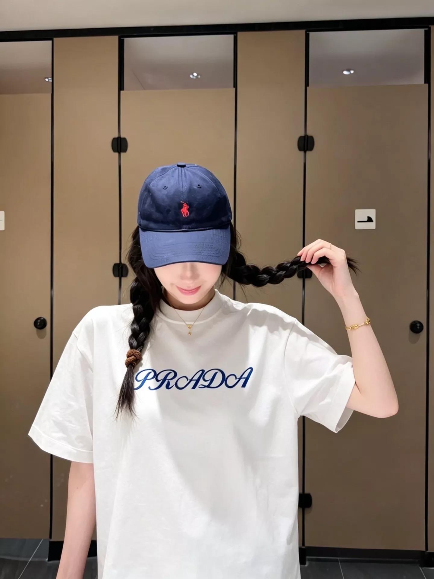 프라다 남성 로고 자수 반소매 티셔츠 상세 이미지 33