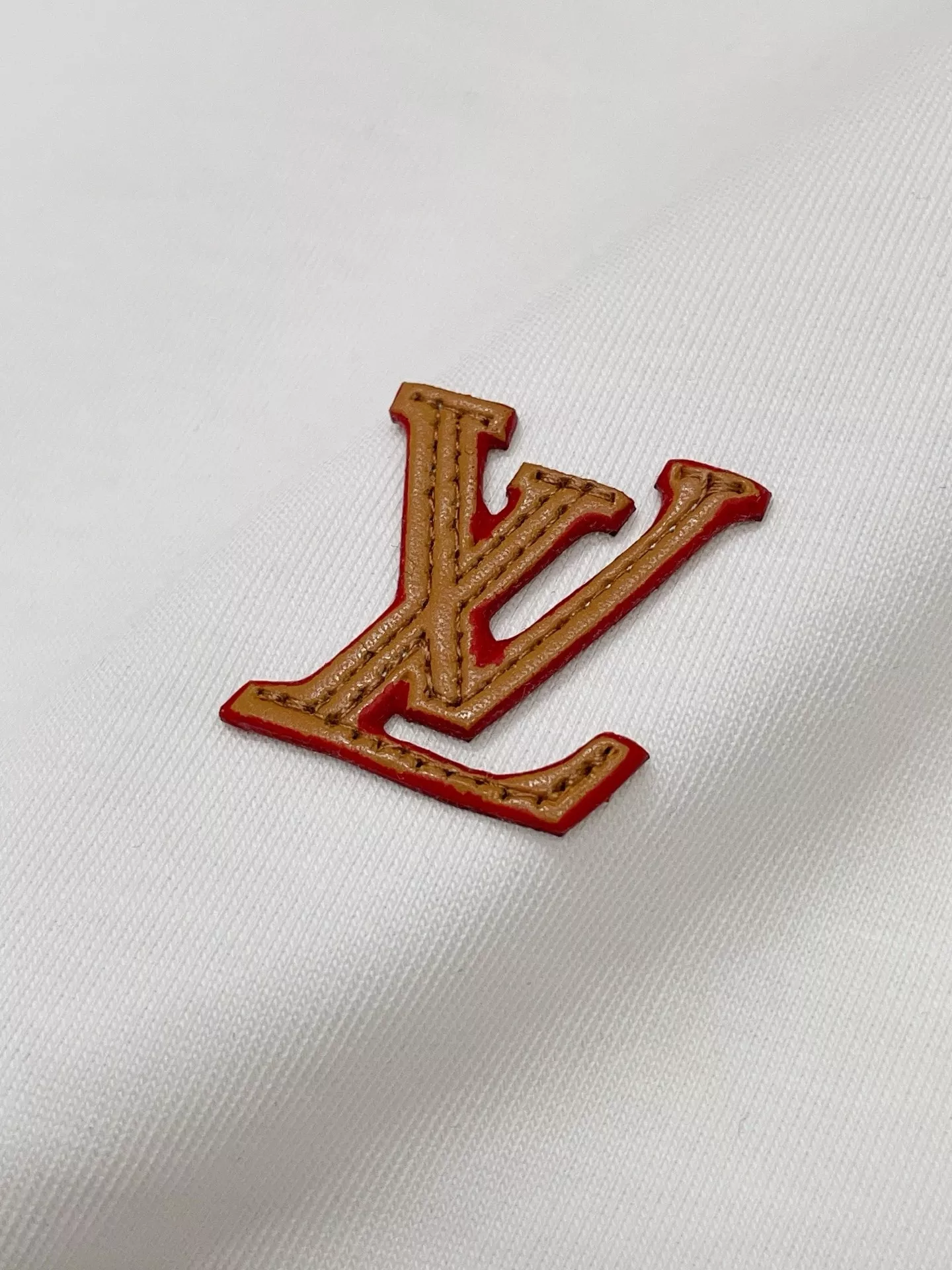 루이비통 입체 LV 포인트 반소매 티셔츠 상세 이미지 15