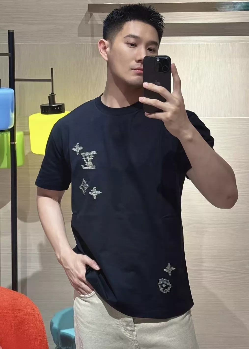 루이비통 자수 로고 반소매 티셔츠 상세 이미지 31