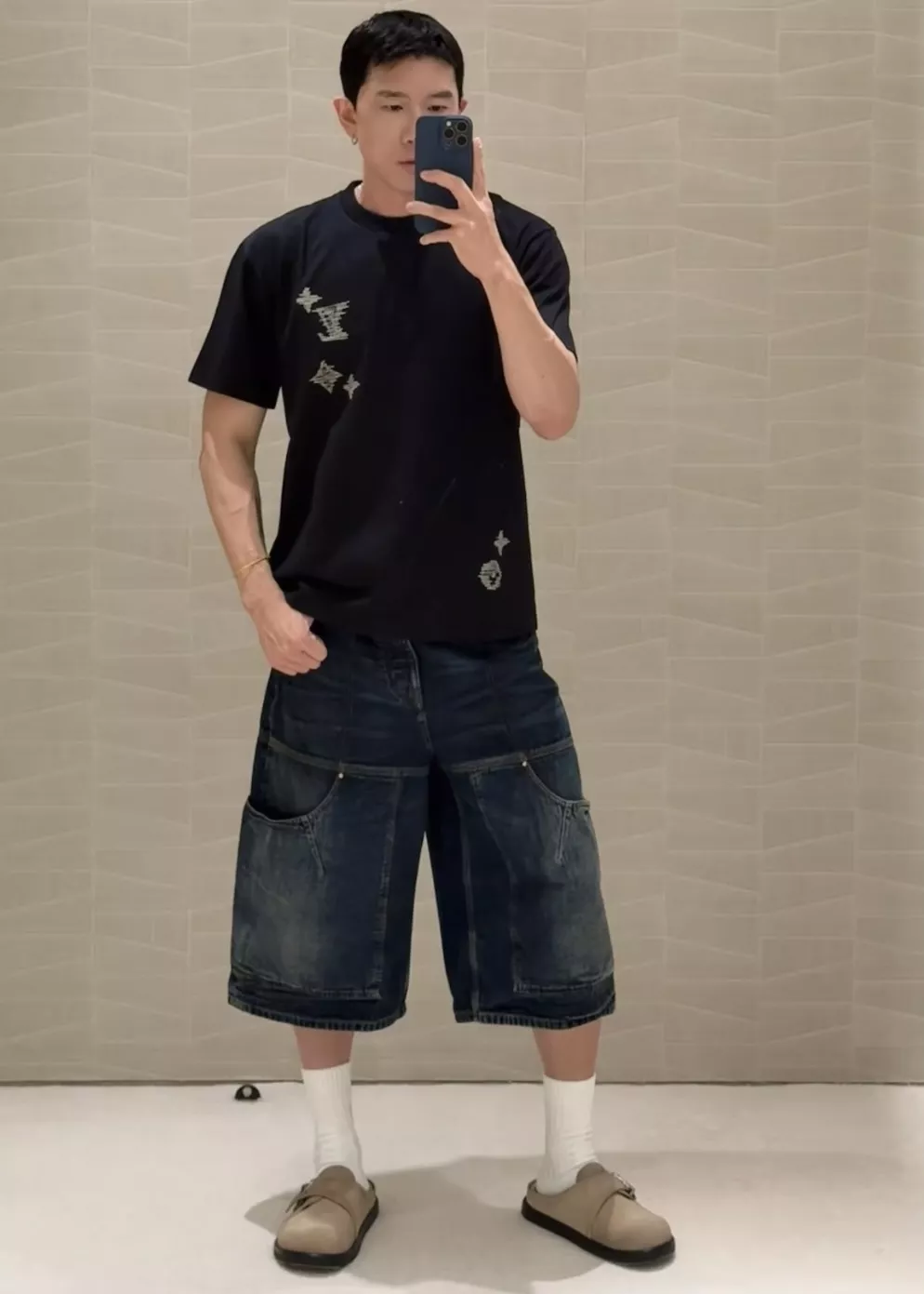 루이비통 자수 로고 반소매 티셔츠 상세 이미지 32