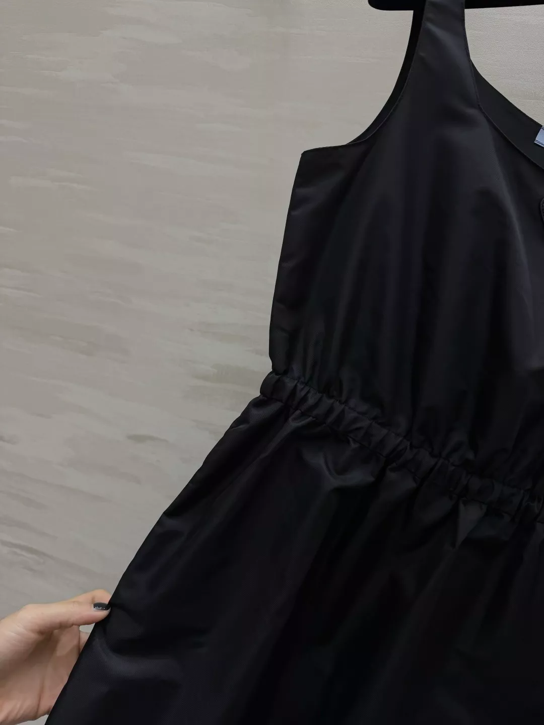 프라다 블랙 나일론 민소매 원피스 상세 이미지 3