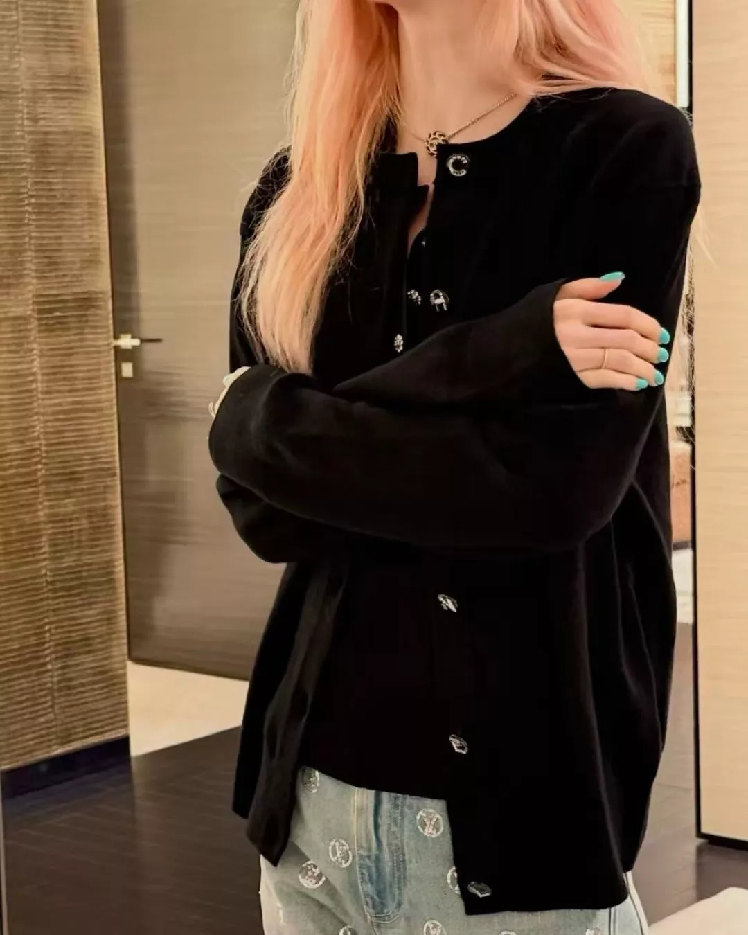 샤넬 단색 버튼 가디건 아우터 상세 이미지 11