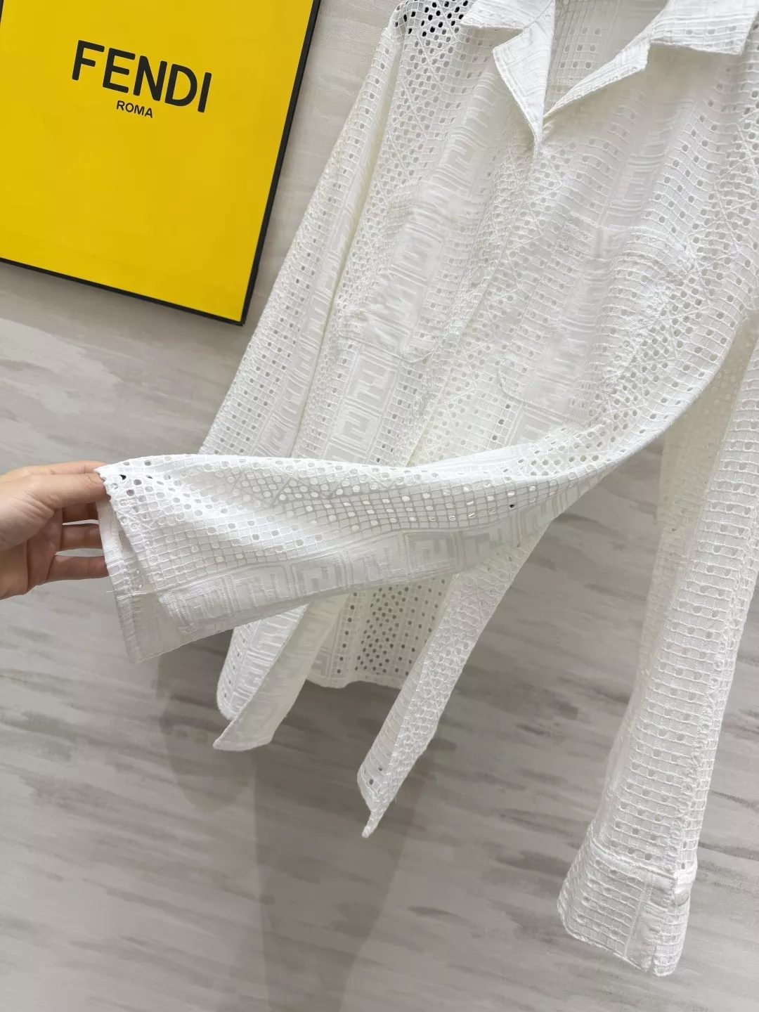 펜디 펀칭 디테일 코튼 셔츠 상세 이미지 5