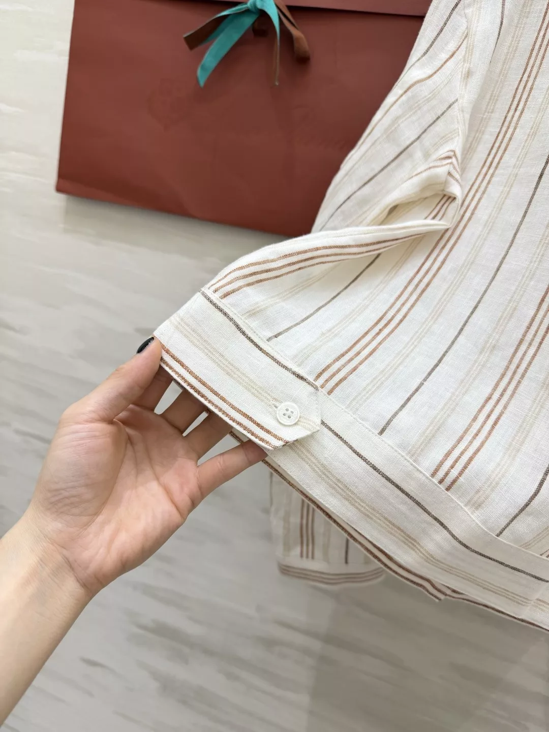 로로피아나 린넨 스트라이프 버튼 재킷 상세 이미지 3