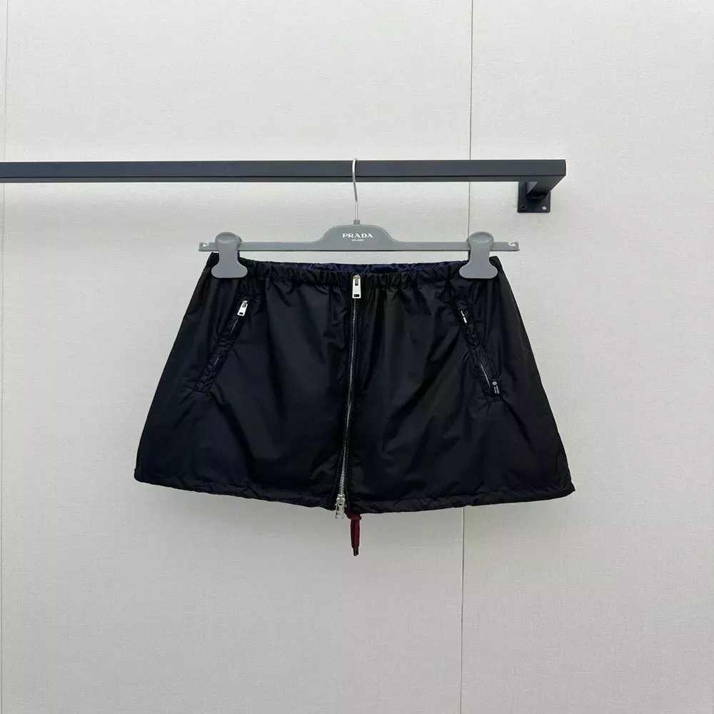 프라다 나일론 미니 스커트