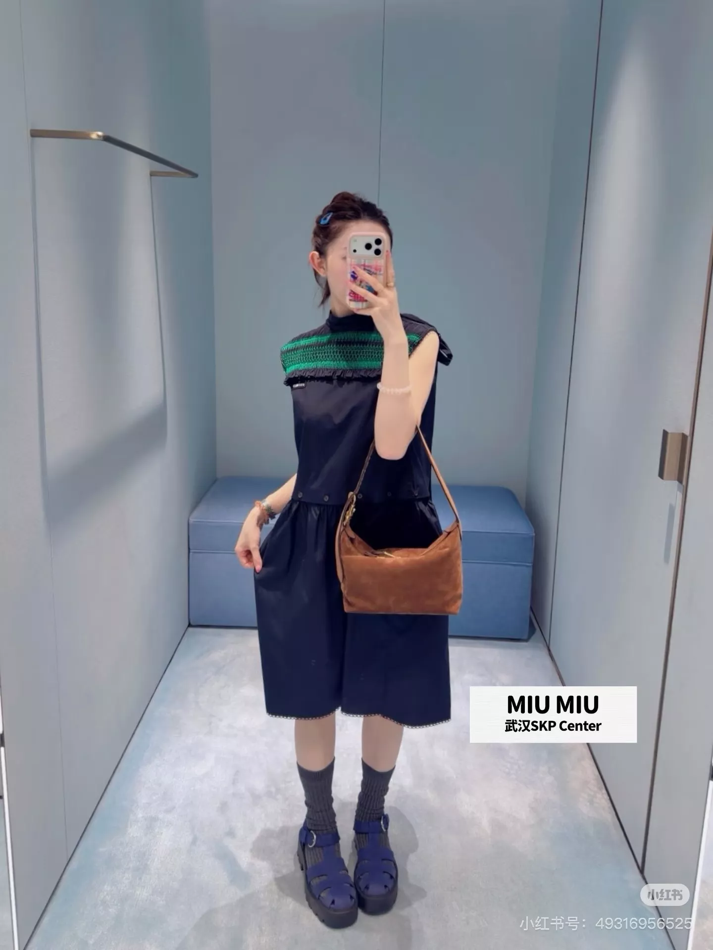 미우미우 레이스 플라워 칼라 배색 자수 민소매 원피스 상세 이미지 5