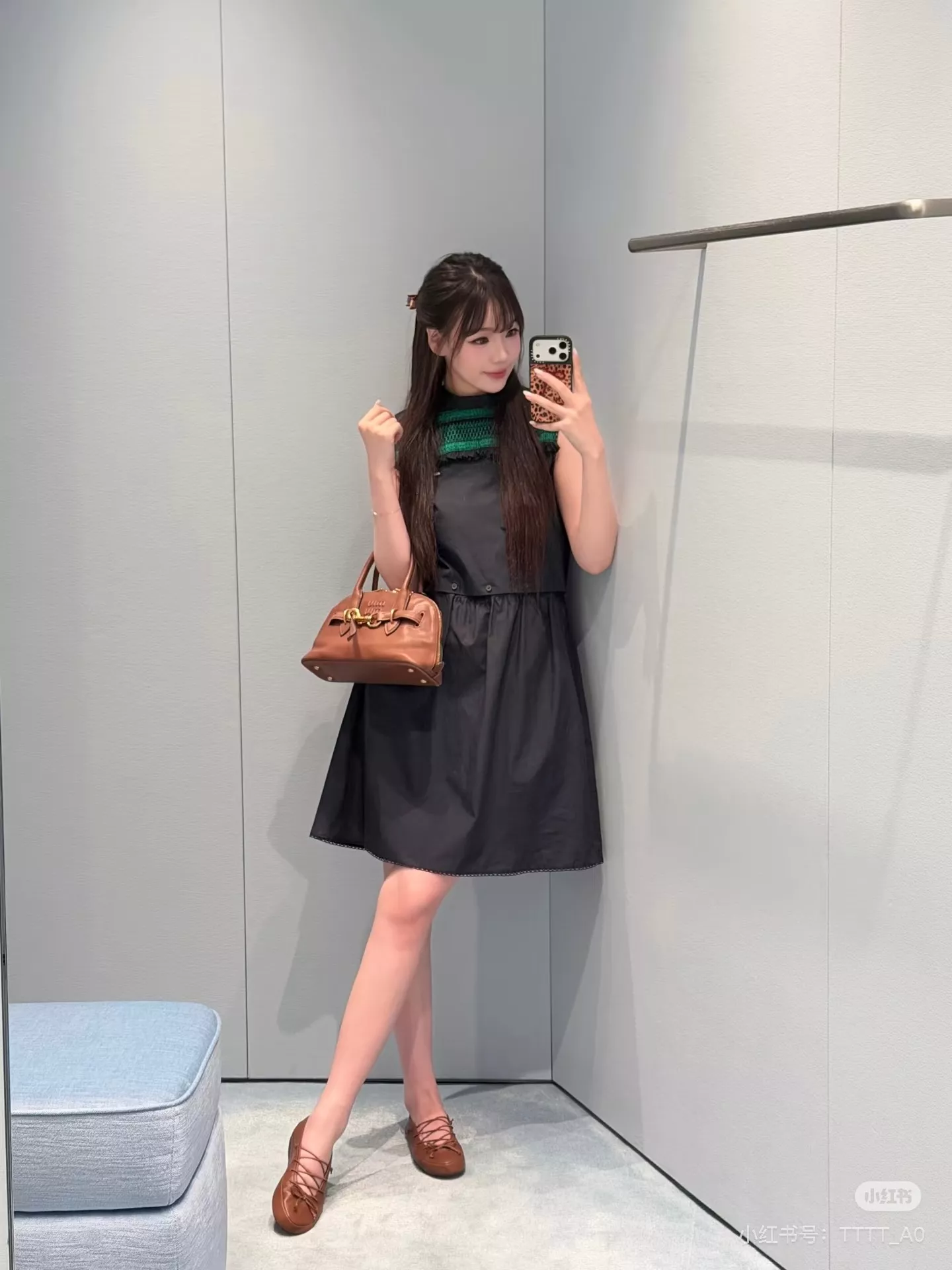 미우미우 레이스 플라워 칼라 배색 자수 민소매 원피스 상세 이미지 3