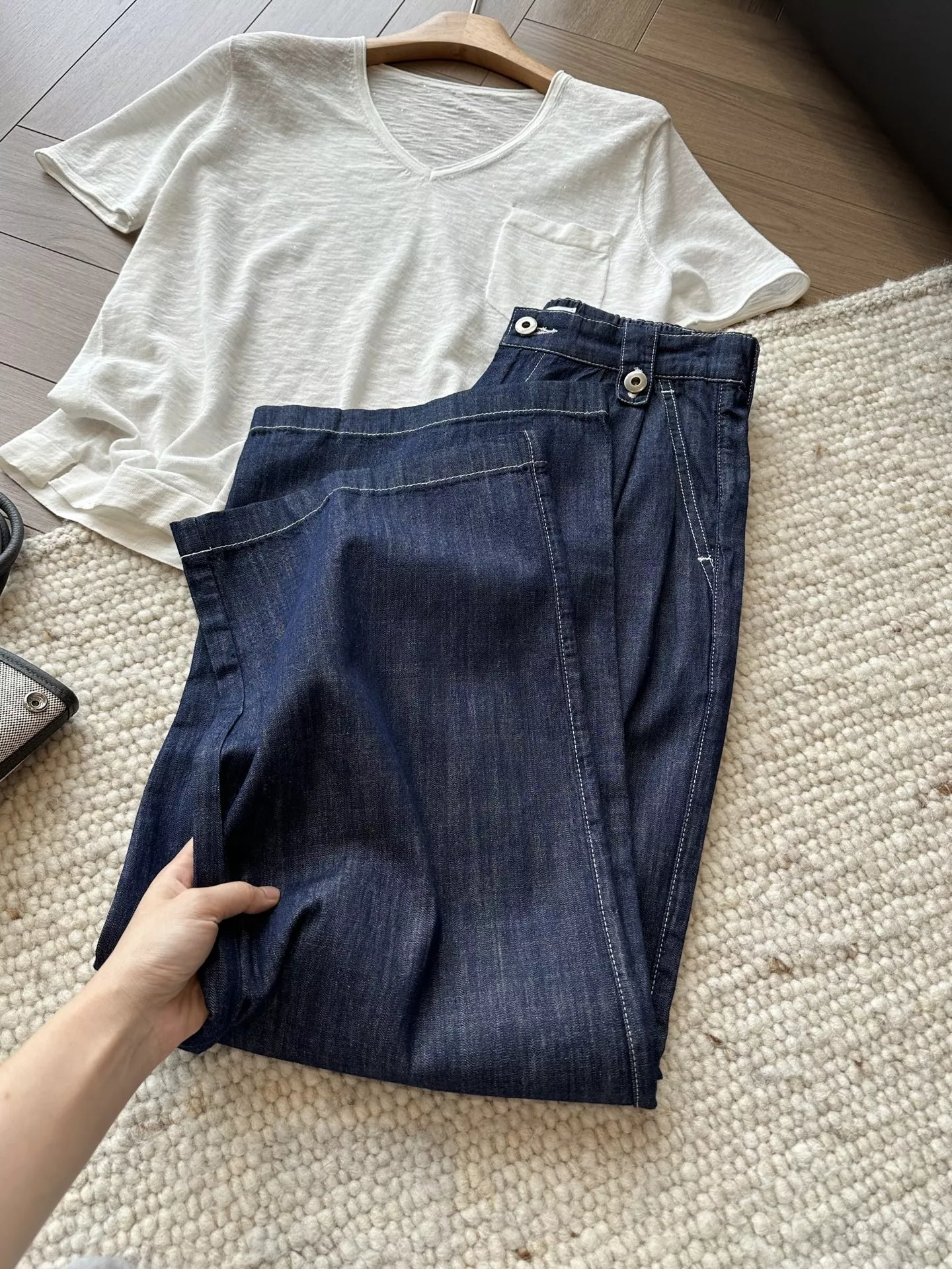 브루넬로쿠치넬리 입체 턱 디테일 와이드 데님 팬츠 상세 이미지 30