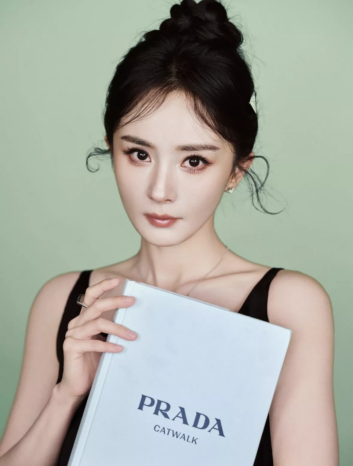 프라다 메탈 삼각 로고 장식 슬리브리스 원피스 상세 이미지 14