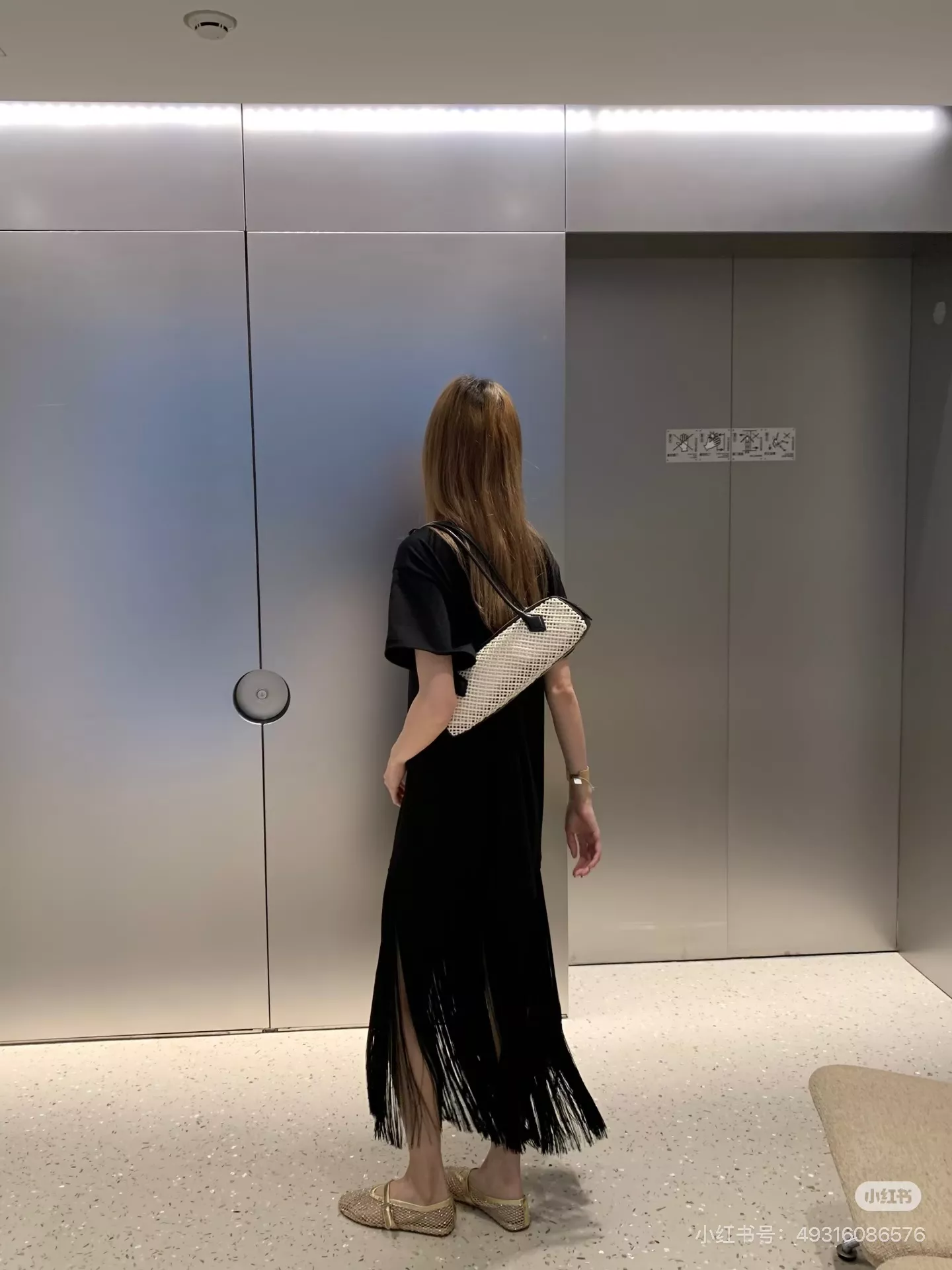 알라이아 프린지 디테일 반소매 원피스 상세 이미지 25