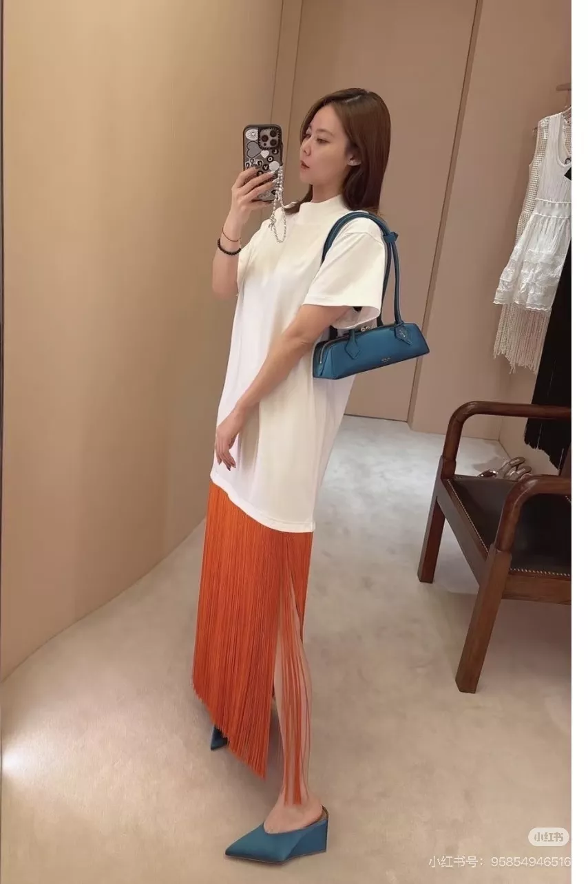 알라이아 태슬 디테일 반소매 원피스 상세 이미지 34
