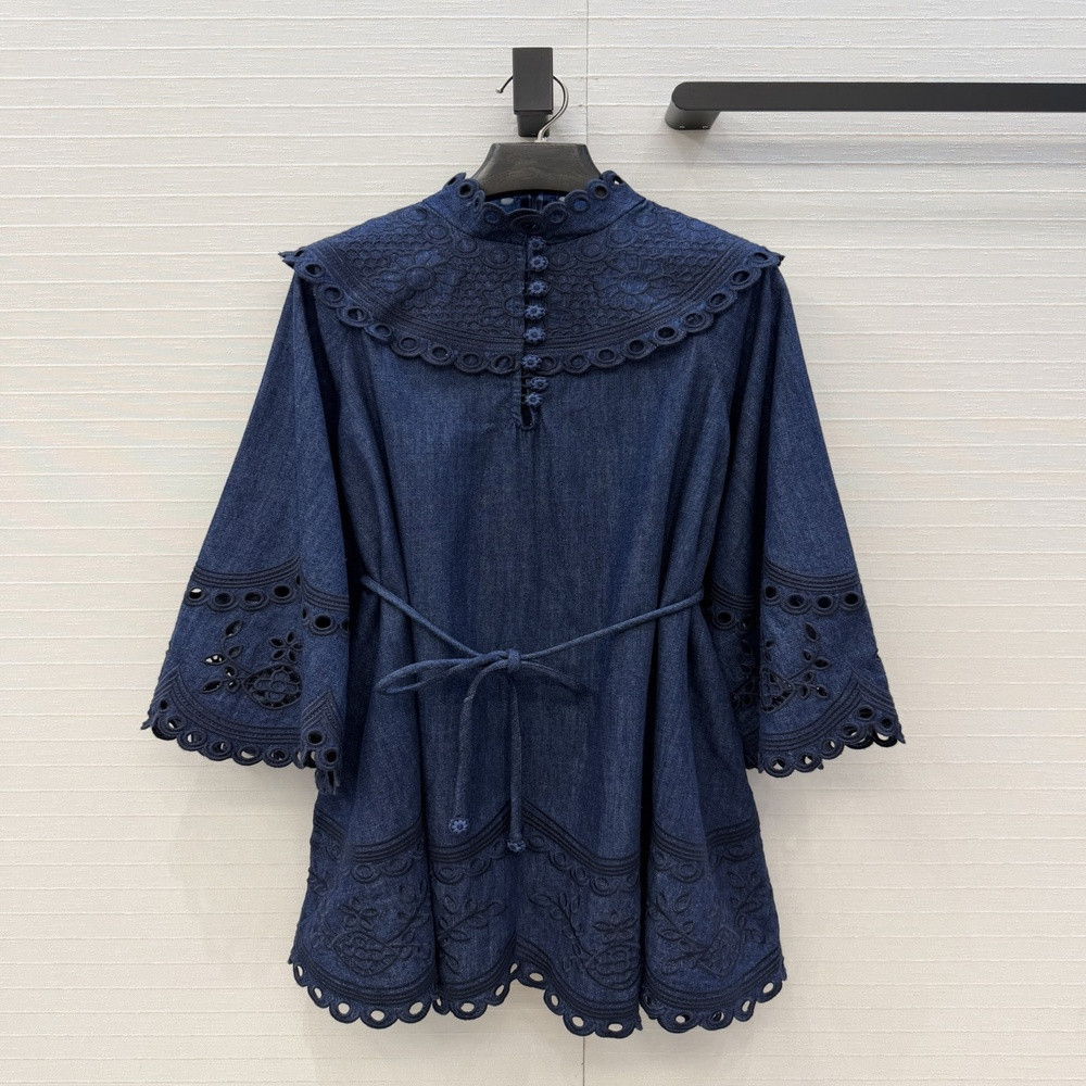 짐머만 플라워 펀칭 자수 디테일 데님 원피스