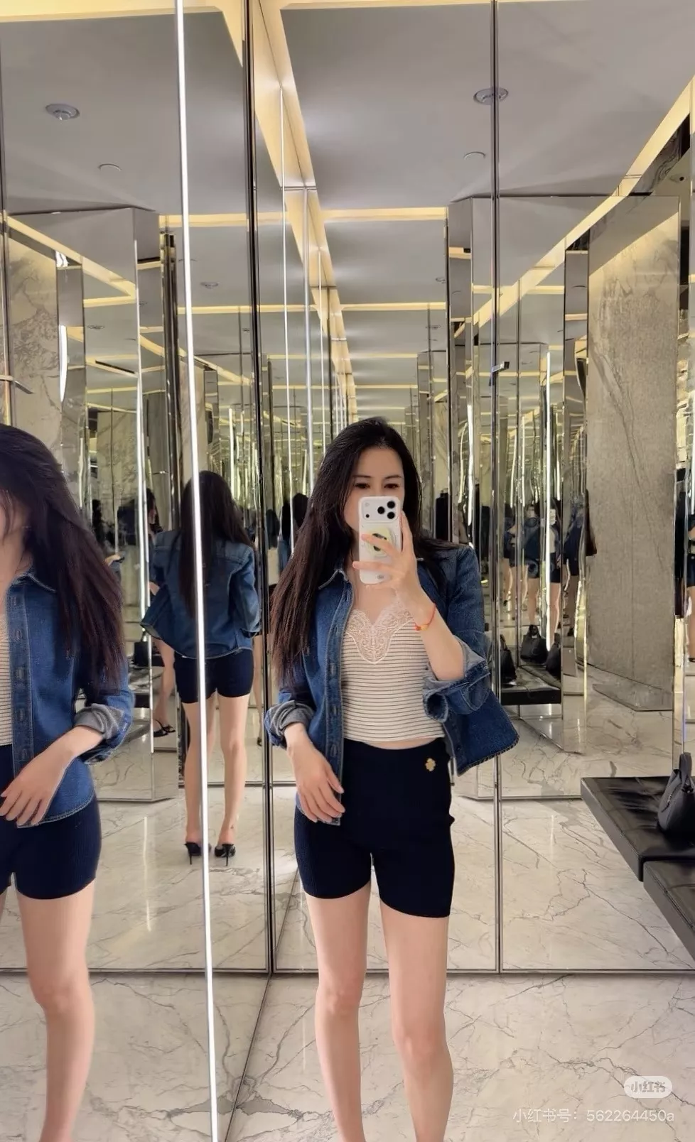 입생로랑 자수 로고 포인트 크롭 데님 셔츠 상세 이미지 27